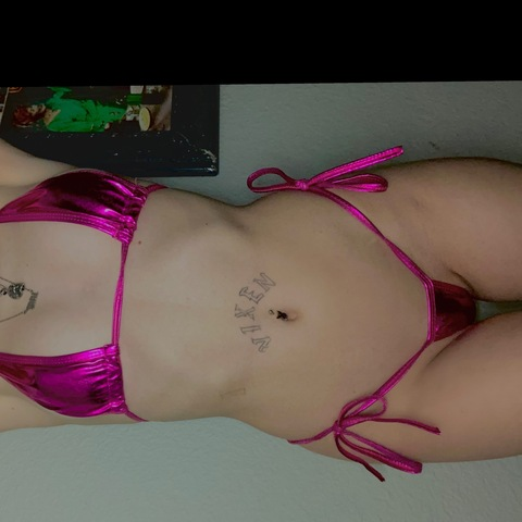 agirlcalledluckyy onlyfans leaked picture 1