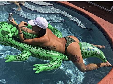 alligatorxoo onlyfans leaked picture 1