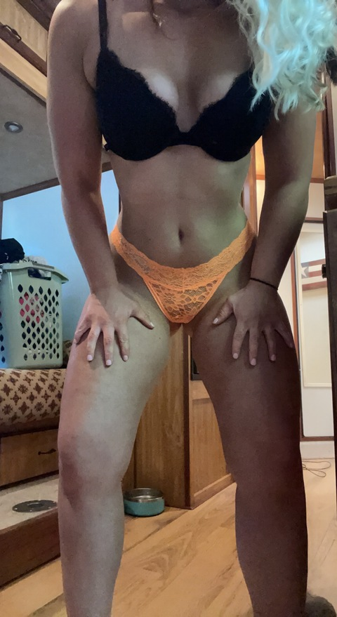 blondiecowgirl onlyfans leaked picture 1