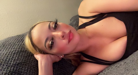 brie_hou onlyfans leaked picture 1