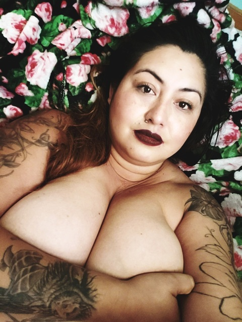 cclatinamamma onlyfans leaked picture 1