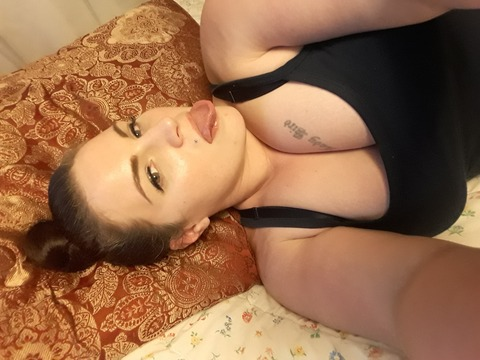 Header of curvychristina88