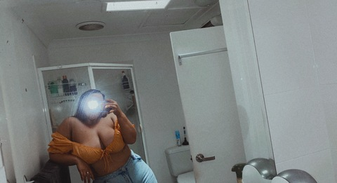 Header of curvylicious99