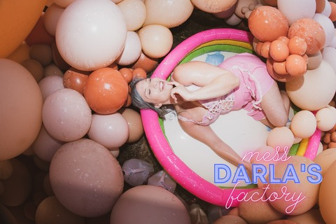 Header of darladevoursyou