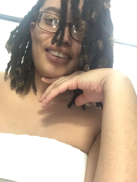 dominicana_420 onlyfans leaked picture 1