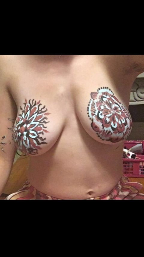 gloriouslypainted onlyfans leaked picture 1