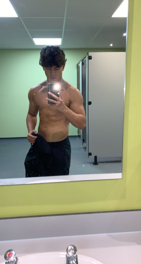 joshmilesof onlyfans leaked picture 1