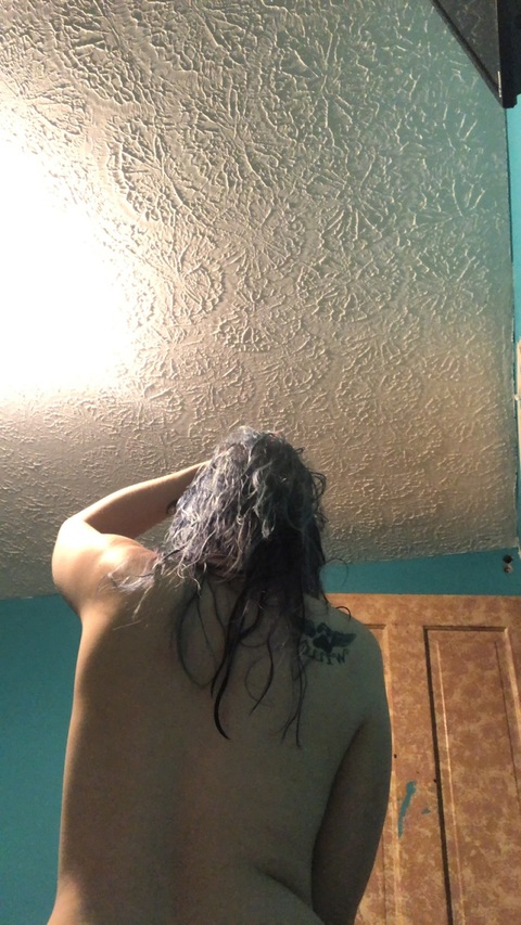 kaytiebugg096 onlyfans leaked picture 1