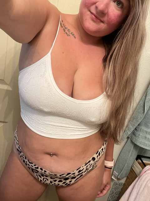 lizzybaby92 onlyfans leaked picture 1