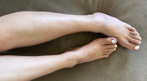 Header of lovemyfeetandworshipme