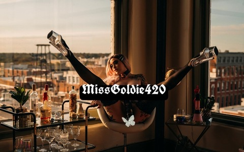 Header of miss_goldie