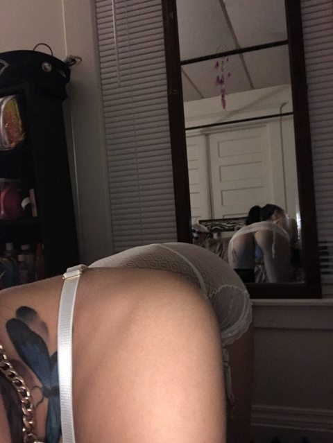 nanileeee onlyfans leaked picture 1