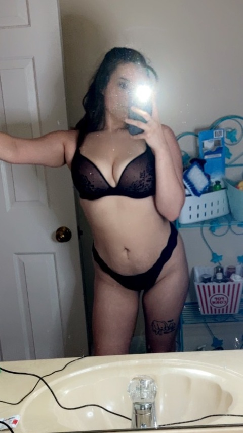 naughtymomma3002 onlyfans leaked picture 1