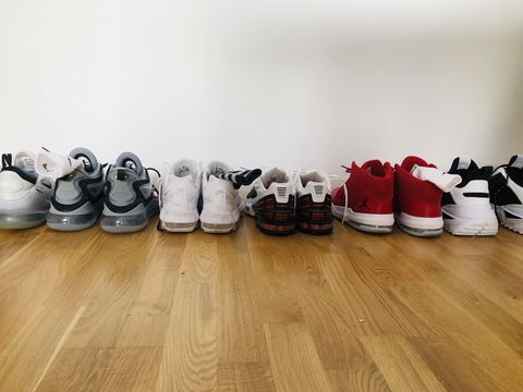 Header of naughtysneakers