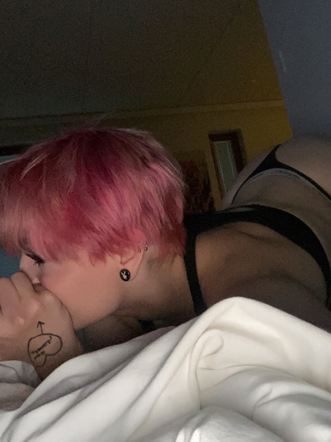 pinkyp1nky onlyfans leaked picture 1