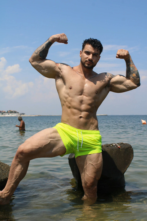 promusclemodel onlyfans leaked picture 1