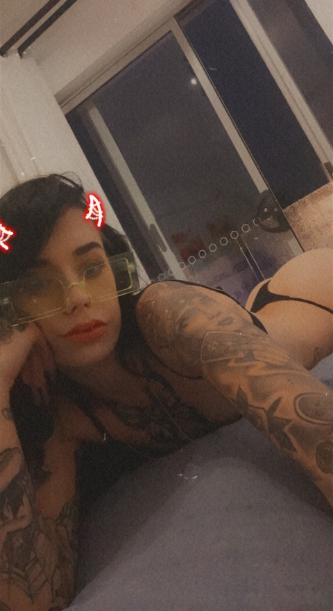 Header of ravennbabe