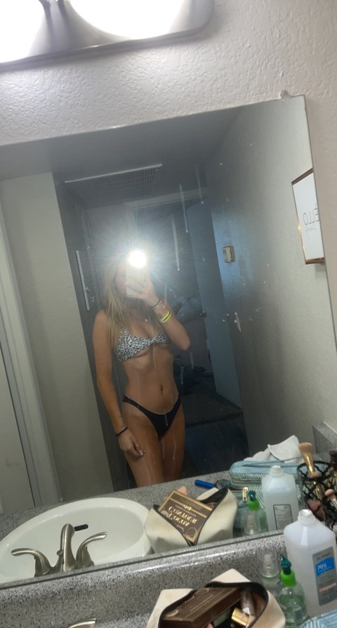 taylorkatherine onlyfans leaked picture 1