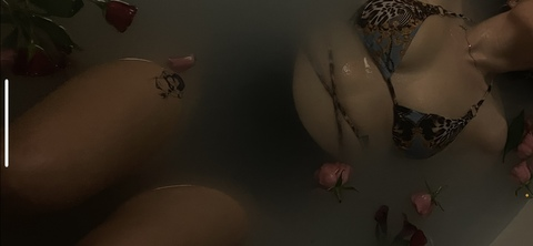 Header of urbigtiddygothgirlfriend