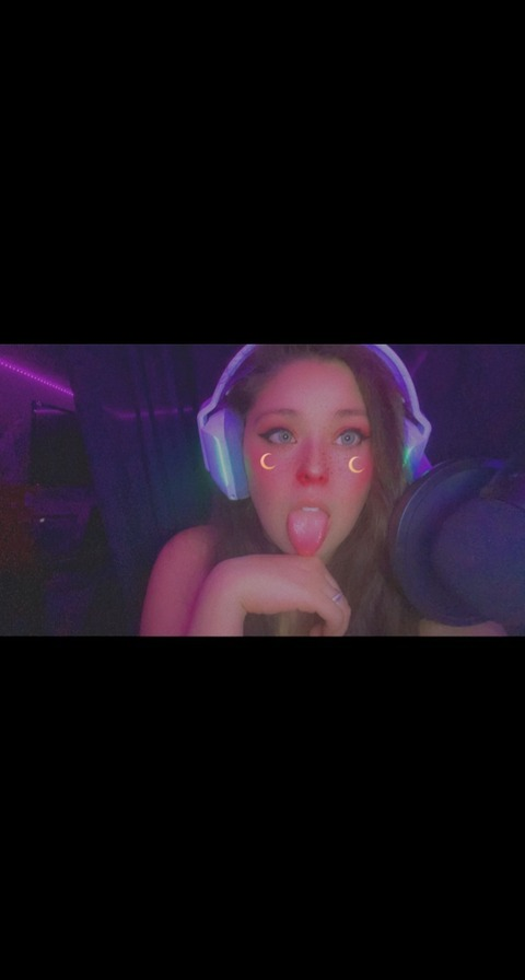 Header of yourcollegegamergirl